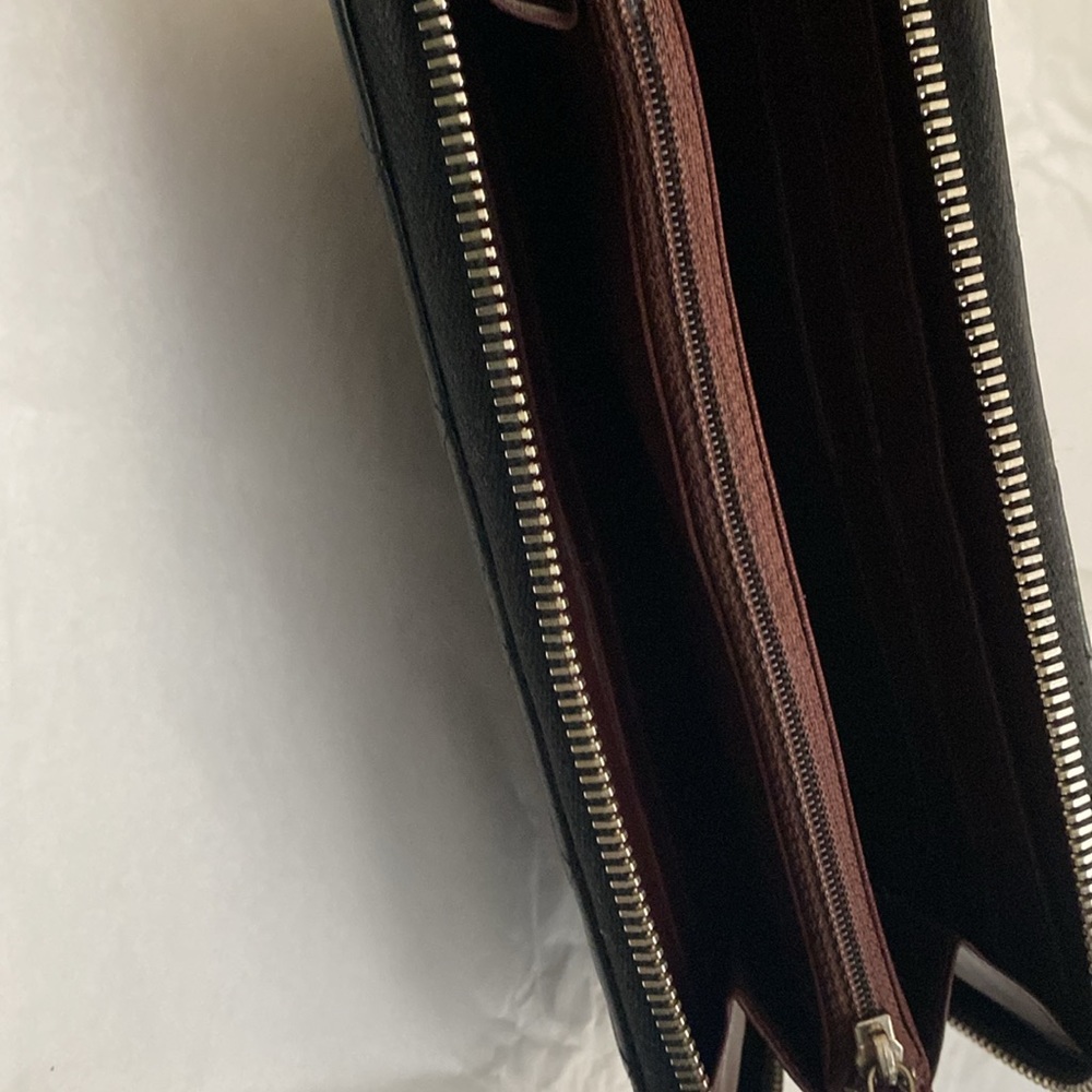SOLD! Authentic Classic Chanel Continental Wallet - Picture 8 of 13